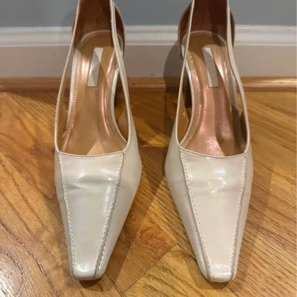 Unisa Cream Pointed Toe Cutout Pumps Size 9M